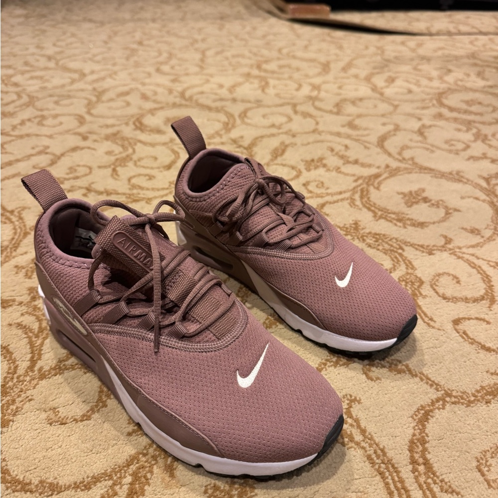 Nike Women’s Dusty Rose Sneakers